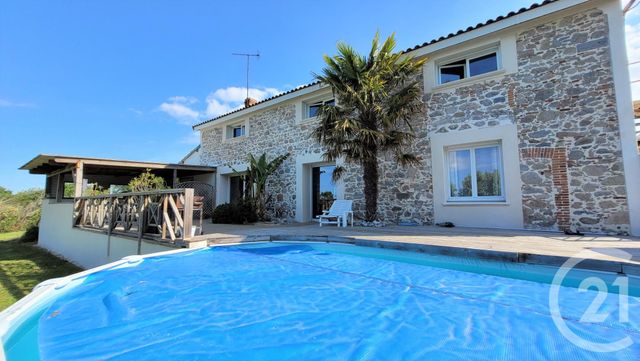 maison à vendre - 6 pièces - 175.0 m2 - CHOLET - 49 - PAYS-DE-LOIRE - Century 21 Les Arcades maison à vendre - 6 pièces - 175.0 m2 - CHOLET - 49 - PAYS-DE-LOIRE - Century 21 Les Arcades