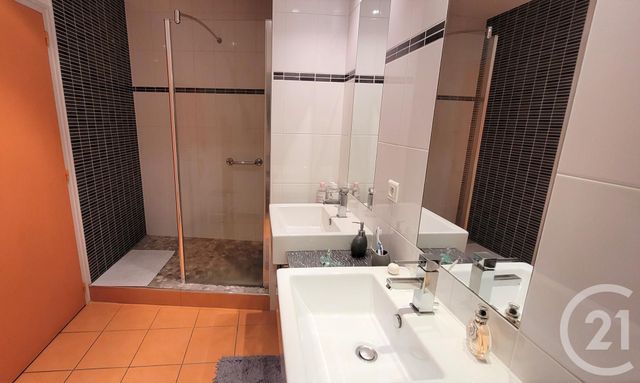Appartement T4 à vendre - 4 pièces - 95.0 m2 - CHOLET - 49 - PAYS-DE-LOIRE - Century 21 Les Arcades Appartement T4 à vendre - 4 pièces - 95.0 m2 - CHOLET - 49 - PAYS-DE-LOIRE - Century 21 Les Arcades