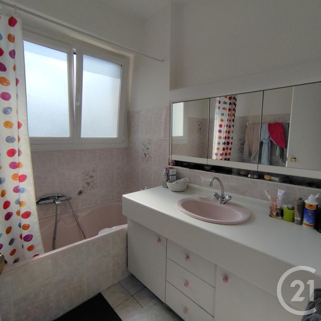 Afficher la photo en grand Appartement F5 à vendre - 5 pièces - 103.0 m2 - CHOLET - 49 - PAYS-DE-LOIRE - Century 21 Les Arcades