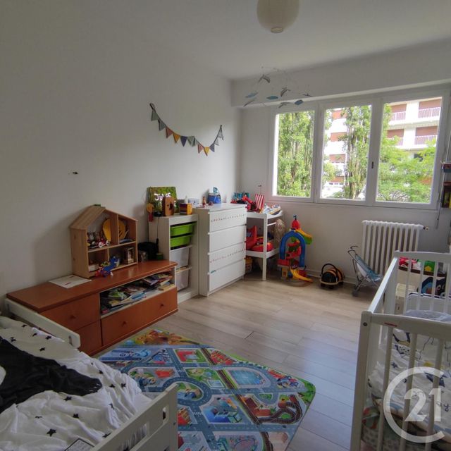 Afficher la photo en grand Appartement F5 à vendre - 5 pièces - 103.0 m2 - CHOLET - 49 - PAYS-DE-LOIRE - Century 21 Les Arcades
