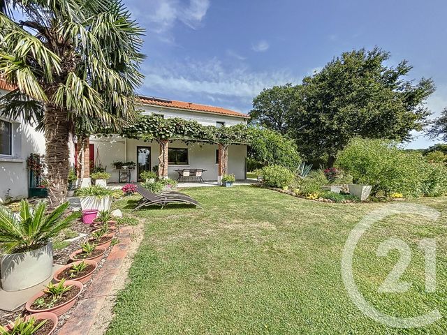 maison à vendre - 12 pièces - 260.0 m2 - CHOLET - 49 - PAYS-DE-LOIRE - Century 21 Les Arcades