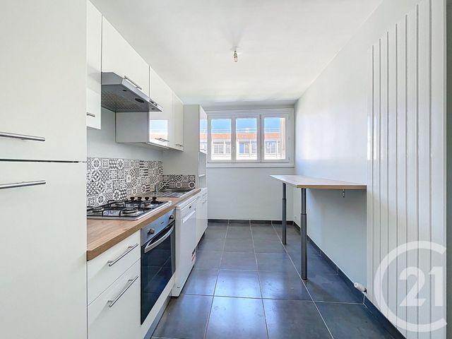 Appartement F3 à louer - 3 pièces - 70.0 m2 - CHOLET - 49 - PAYS-DE-LOIRE - Century 21 Les Arcades