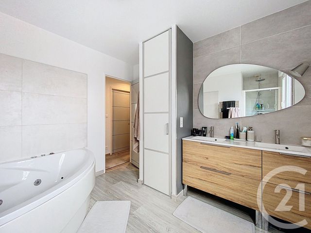 maison à vendre - 8 pièces - 205.64 m2 - CHOLET - 49 - PAYS-DE-LOIRE - Century 21 Les Arcades