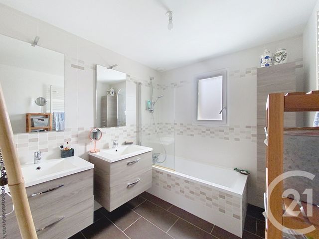 Afficher la photo en grand maison à vendre - 5 pièces - 104.0 m2 - CHOLET - 49 - PAYS-DE-LOIRE - Century 21 Les Arcades