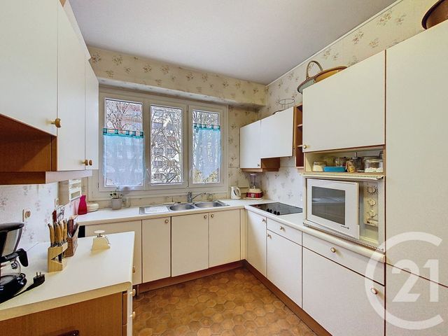 Appartement T4 à vendre - 4 pièces - 101.0 m2 - CHOLET - 49 - PAYS-DE-LOIRE - Century 21 Les Arcades