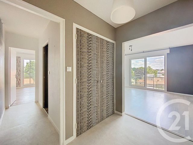 Afficher la photo en grand Appartement T3 à vendre - 3 pièces - 72.6 m2 - CHOLET - 49 - PAYS-DE-LOIRE - Century 21 Les Arcades