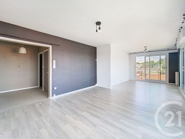 Afficher la photo en grand Appartement T3 à vendre - 3 pièces - 72.6 m2 - CHOLET - 49 - PAYS-DE-LOIRE - Century 21 Les Arcades