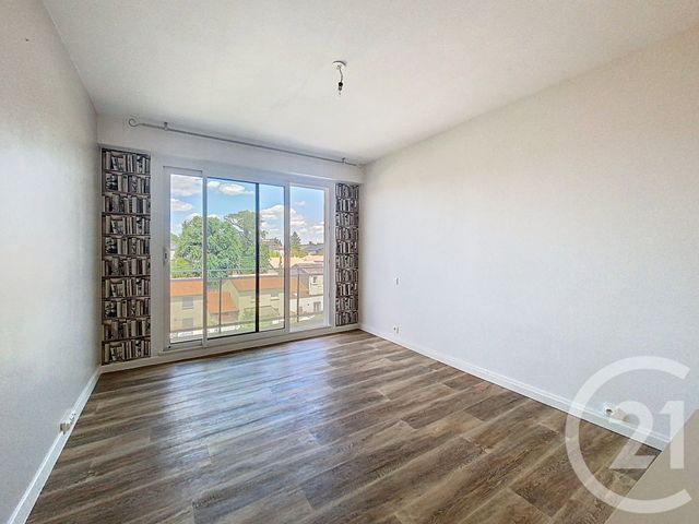 Afficher la photo en grand Appartement T3 à vendre - 3 pièces - 72.6 m2 - CHOLET - 49 - PAYS-DE-LOIRE - Century 21 Les Arcades