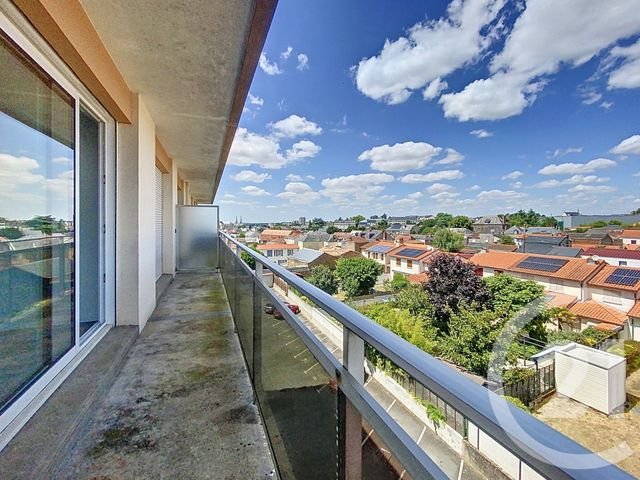 Afficher la photo en grand Appartement T3 à vendre - 3 pièces - 72.6 m2 - CHOLET - 49 - PAYS-DE-LOIRE - Century 21 Les Arcades