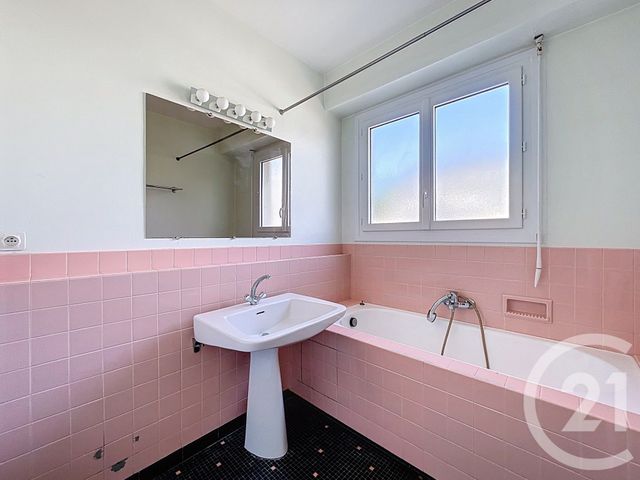 Appartement T4 à vendre - 5 pièces - 115.0 m2 - CHOLET - 49 - PAYS-DE-LOIRE - Century 21 Les Arcades