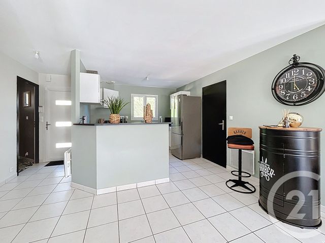 maison à vendre - 5 pièces - 82.0 m2 - ST PIERRE DES ECHAUBROGNES - 79 - POITOU-CHARENTES - Century 21 Les Arcades