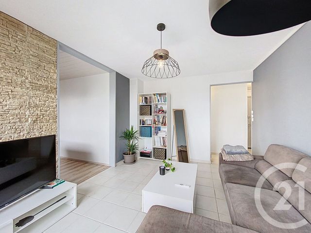 Afficher la photo en grand Appartement T3 à vendre - 3 pièces - 55.0 m2 - CHOLET - 49 - PAYS-DE-LOIRE - Century 21 Les Arcades