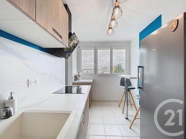 Afficher la photo en grand Appartement T3 à vendre - 3 pièces - 55.0 m2 - CHOLET - 49 - PAYS-DE-LOIRE - Century 21 Les Arcades