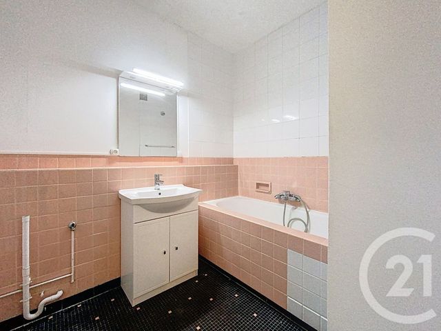 Appartement T2 à louer - 2 pièces - 52.0 m2 - CHOLET - 49 - PAYS-DE-LOIRE - Century 21 Les Arcades