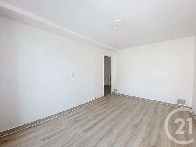 Appartement T2 à louer - 2 pièces - 50.48 m2 - LE MAY SUR EVRE - 49 - PAYS-DE-LOIRE - Century 21 Les Arcades