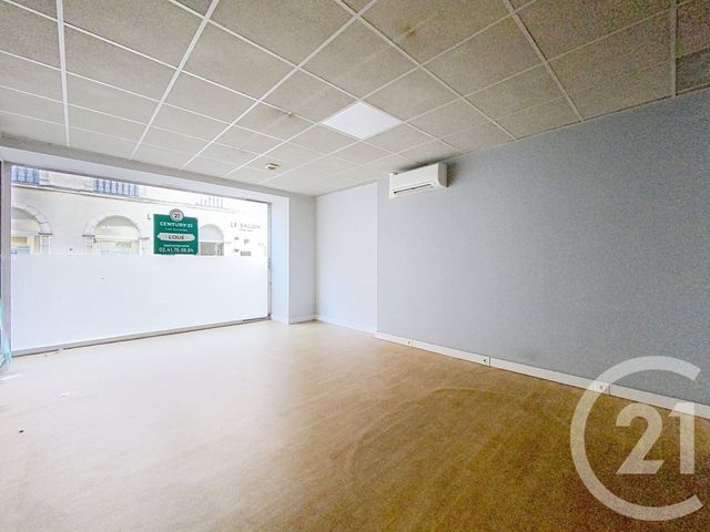 commerce à louer - 131.0 m2 - CHOLET - 49 - PAYS-DE-LOIRE - Century 21 Les Arcades