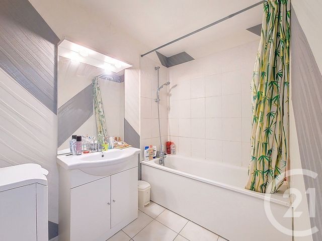 Appartement T3 à vendre - 3 pièces - 68.0 m2 - BEAUPREAU EN MAUGES - 49 - PAYS-DE-LOIRE - Century 21 Les Arcades