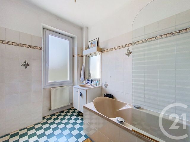 maison à vendre - 6 pièces - 166.0 m2 - CHOLET - 49 - PAYS-DE-LOIRE - Century 21 Les Arcades