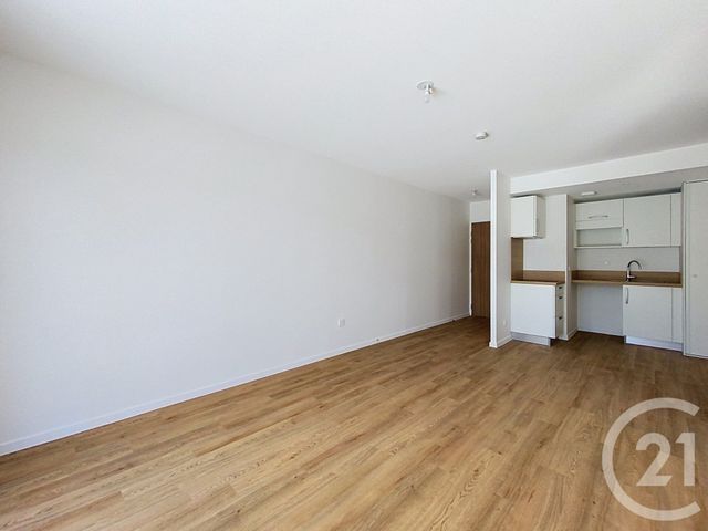 Appartement à louer - 2 pièces - 42.65 m2 - CHOLET - 49 - PAYS-DE-LOIRE - Century 21 Les Arcades