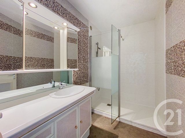 Appartement à louer - 4 pièces - 77.85 m2 - CHOLET - 49 - PAYS-DE-LOIRE - Century 21 Les Arcades