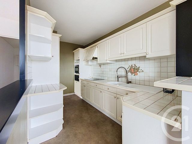 Appartement à louer - 4 pièces - 77.85 m2 - CHOLET - 49 - PAYS-DE-LOIRE - Century 21 Les Arcades