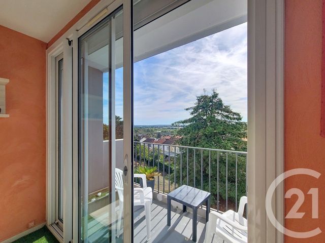 Appartement T3 à vendre - 4 pièces - 56.05 m2 - CHOLET - 49 - PAYS-DE-LOIRE - Century 21 Les Arcades
