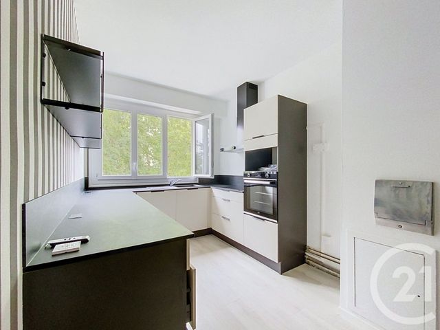 Appartement T4 à louer - 4 pièces - 101.0 m2 - CHOLET - 49 - PAYS-DE-LOIRE - Century 21 Les Arcades
