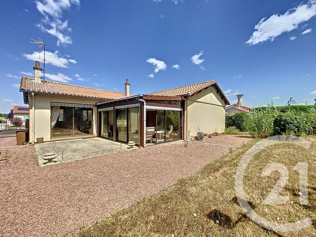 maison à louer - 5 pièces - 132.9 m2 - ST LEGER SOUS CHOLET - 49 - PAYS-DE-LOIRE - Century 21 Les Arcades
