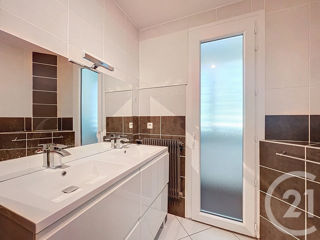 Appartement T3 à louer - 3 pièces - 73.25 m2 - CHOLET - 49 - PAYS-DE-LOIRE - Century 21 Les Arcades
