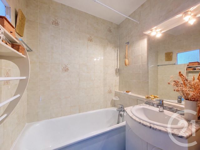 maison à vendre - 6 pièces - 110.0 m2 - CHOLET - 49 - PAYS-DE-LOIRE - Century 21 Les Arcades