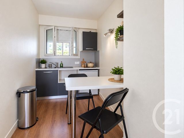 Appartement Studio à vendre - 1 pièce - 27.3 m2 - CHOLET - 49 - PAYS-DE-LOIRE - Century 21 Les Arcades